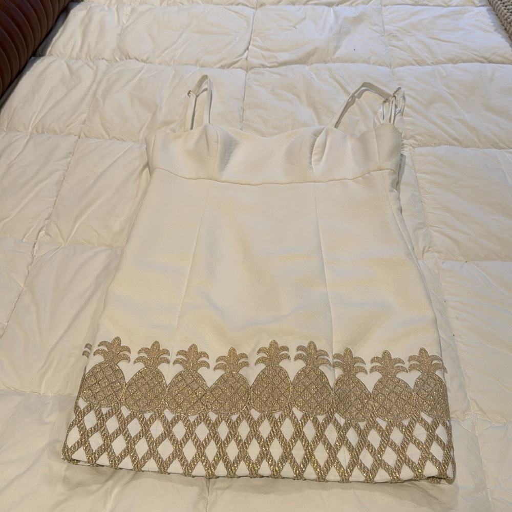 White lilly Pulitzer dress in great condition.